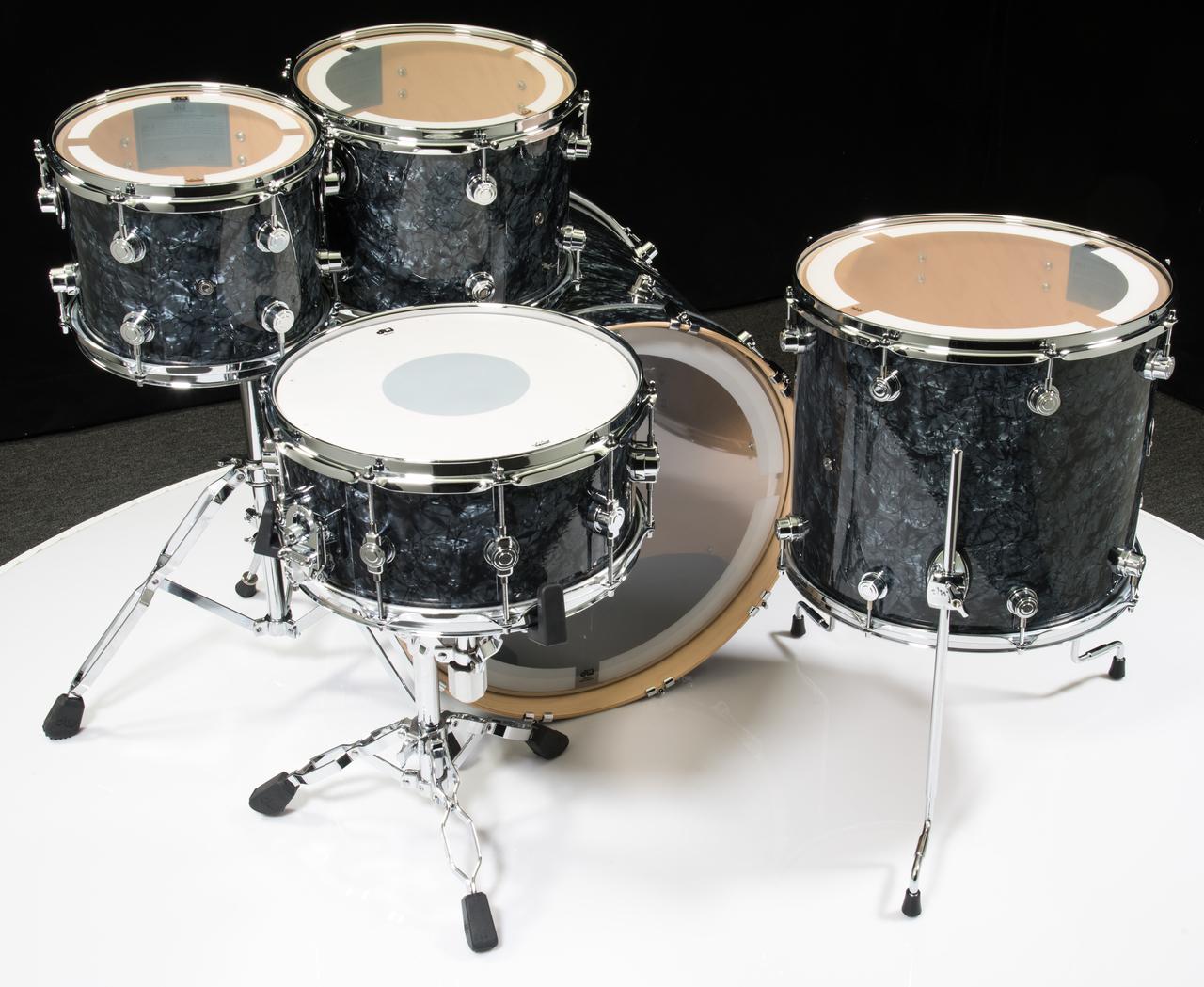 DW Performance Series Black Diamond Finish 5pcs. Shell Drum Set